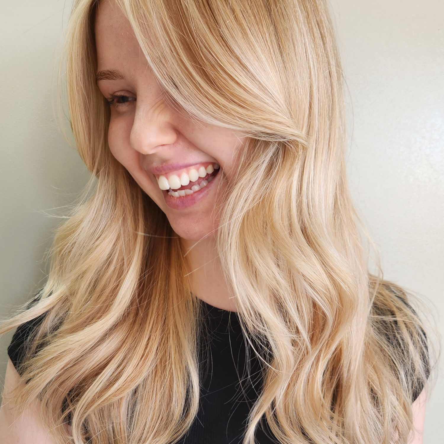 Laura Brand Hair - Blonde